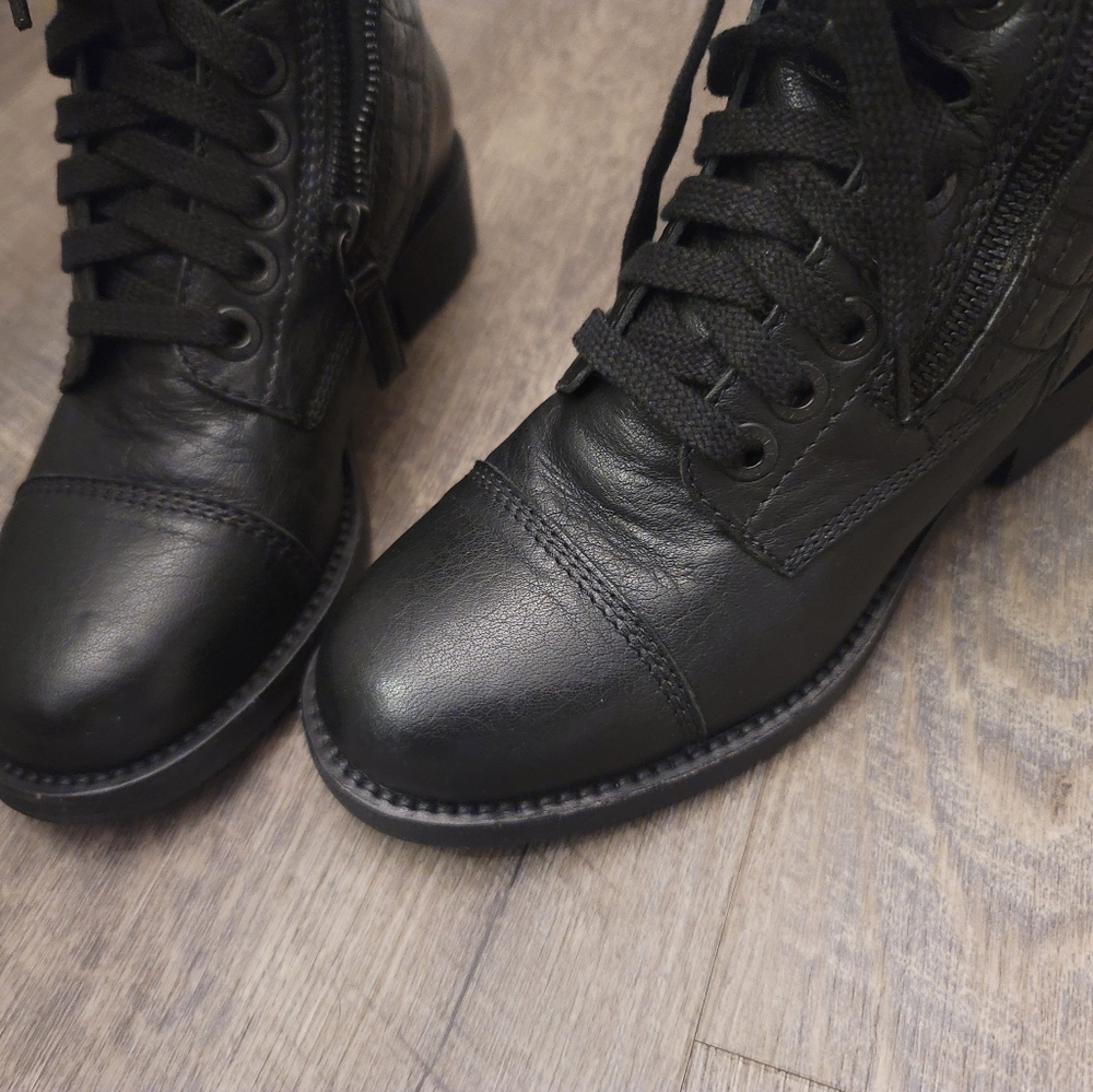 Chanel combat boots - Picture 3 of 11
